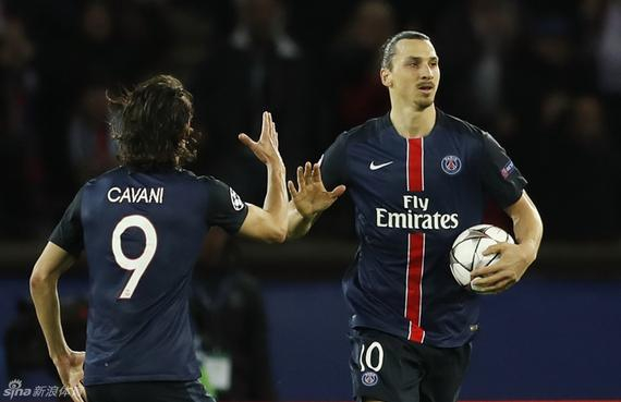 边后卫内收 边后卫内收